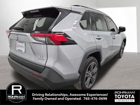 Used 2019 Toyota RAV4 LE image 6