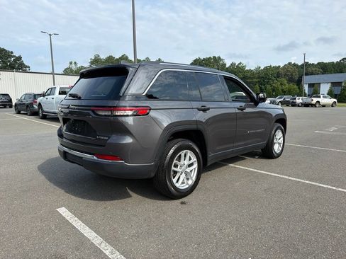 Used 2024 Jeep Grand Cherokee Laredo X AWD/4WD image 5