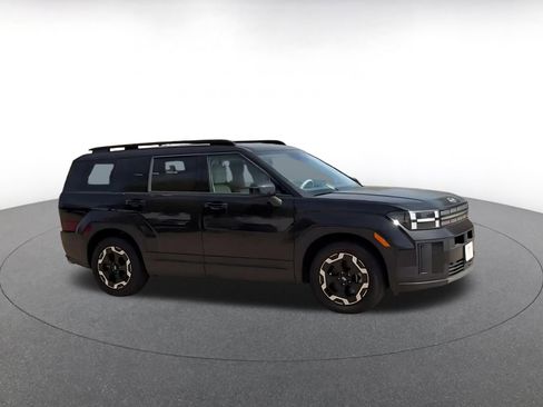 Used 2025 Hyundai Santa Fe SEL image 2