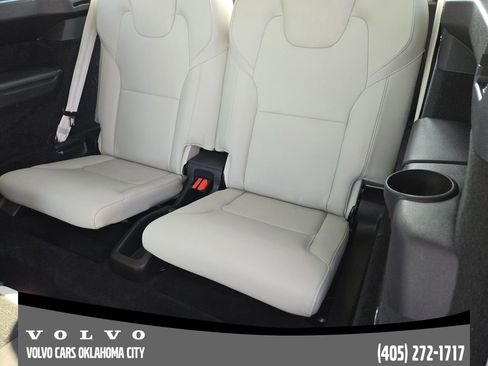 Certified 2022 Volvo XC90 T5 Momentum w/ Protection Package Premier image 30