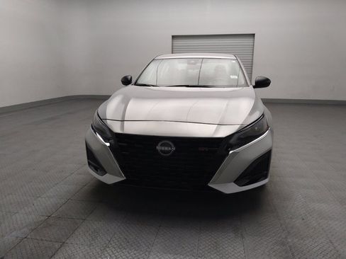 Used 2025 Nissan Altima 2.5 SV FWD image 15