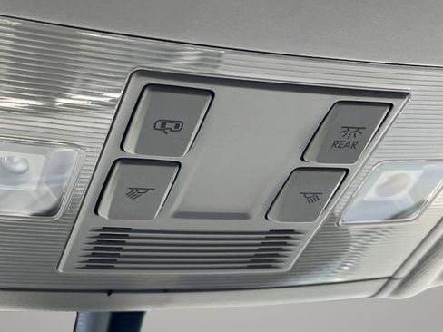 Used 2023 Volkswagen Tiguan S FWD image 35