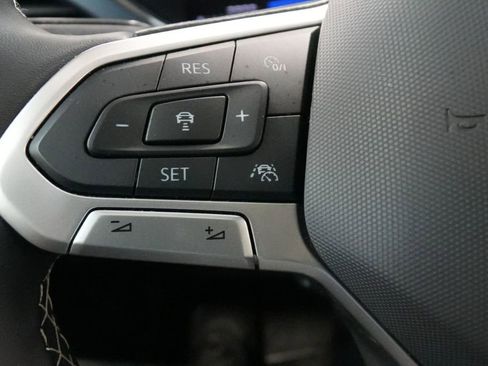 Used 2024 Volkswagen Taos SE image 48