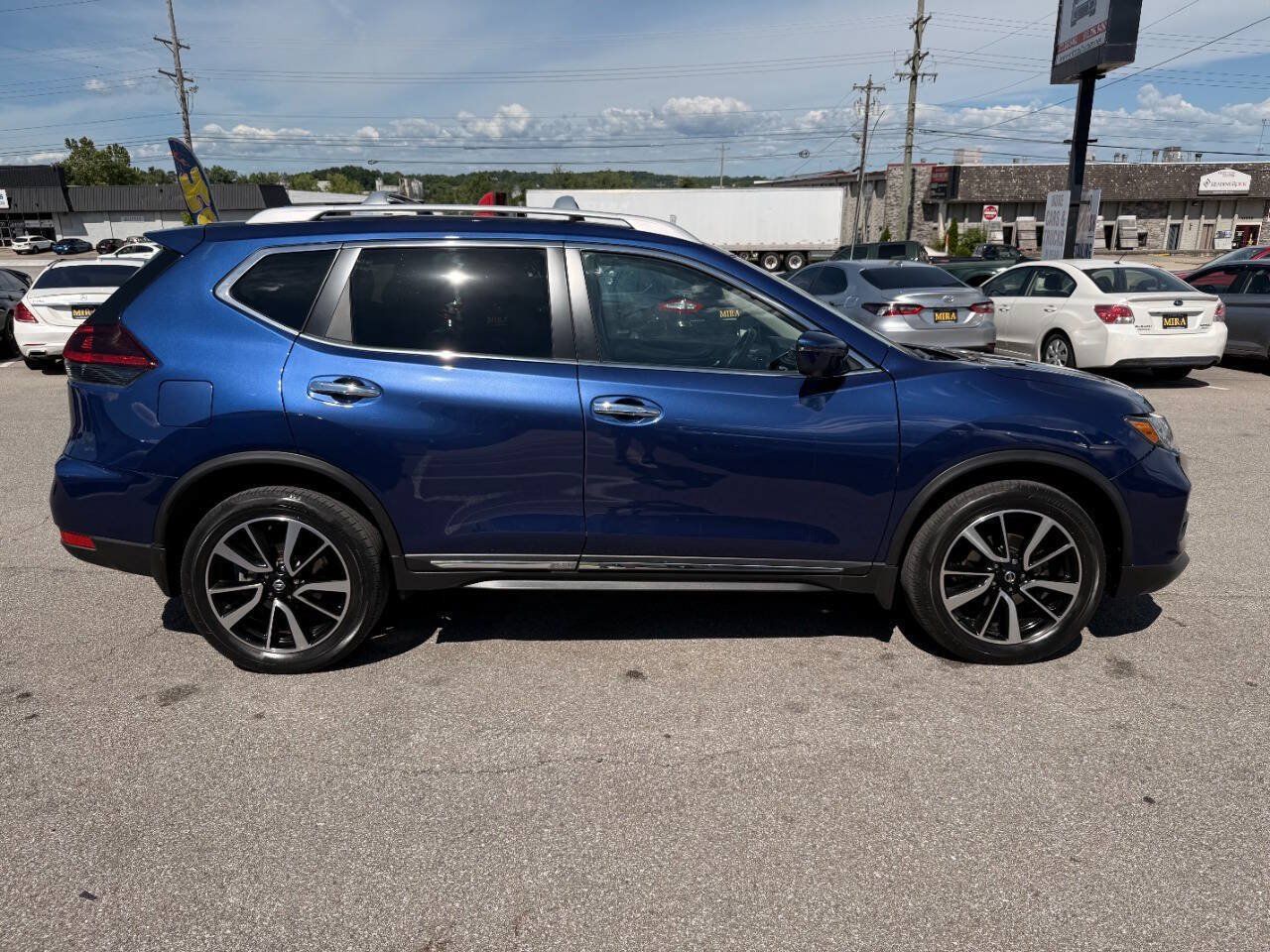 Used 2019 Nissan Rogue SL w/ Premium Package AWD/4WD image 5