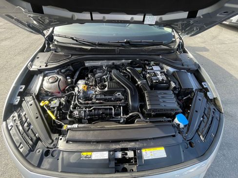 Used 2025 Volkswagen Jetta SE image 32