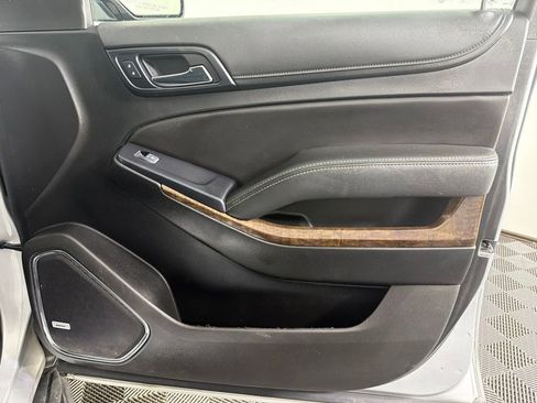 Used 2019 Chevrolet Suburban LT AWD/4WD image 39
