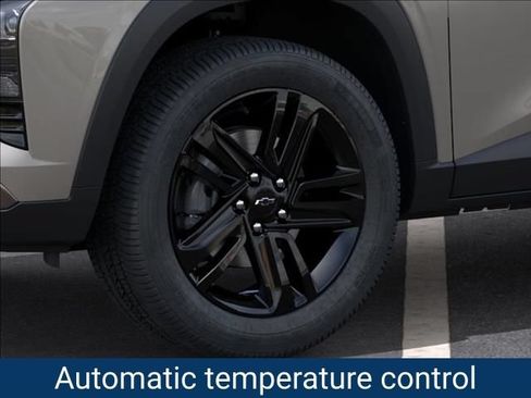 New 2026 Chevrolet Trax ACTIV w/ Sunroof Package FWD image 10