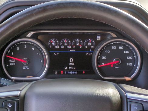 Used 2021 Chevrolet Suburban Z71 w/ Z71 Off-Road Package image 15