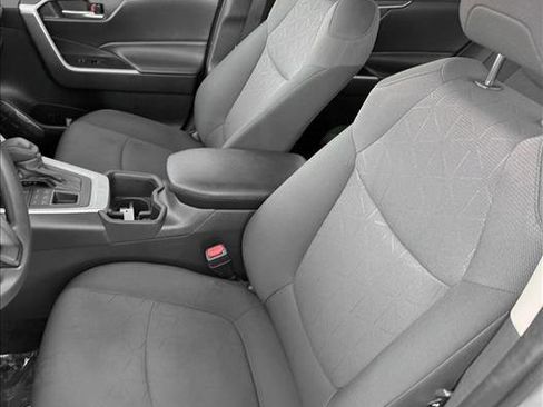 Used 2025 Toyota RAV4 XLE image 10