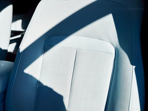 Used 2022 Rolls-Royce Cullinan Black Badge w/ Dark Exterior Package image 45