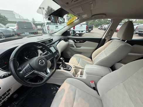 Used 2020 Nissan Rogue Sport SV w/ All-Weather Package AWD/4WD image 11