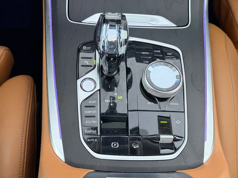 Used 2022 BMW X7 xDrive40i w/ Executive Package image 17