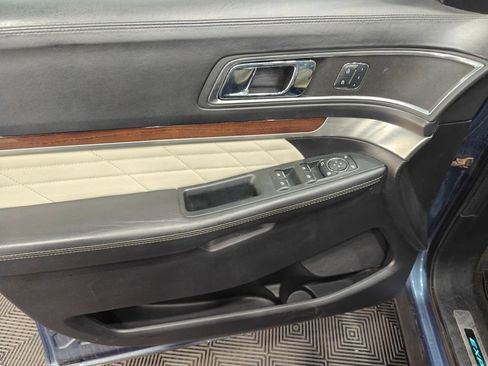 Used 2018 Ford Explorer Platinum AWD/4WD image 65