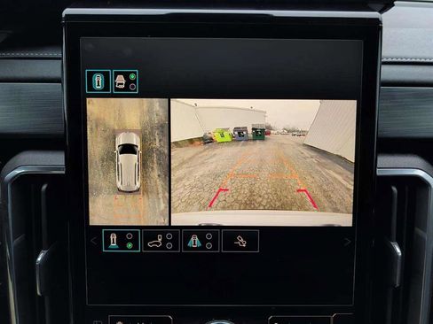 Used 2025 GMC Acadia Elevation image 12