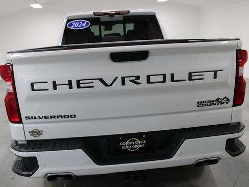 Used 2024 Chevrolet Silverado 1500 High Country w/ Technology Package AWD/4WD image 8