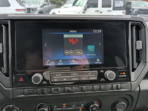 Used 2025 Nissan Frontier S image 20