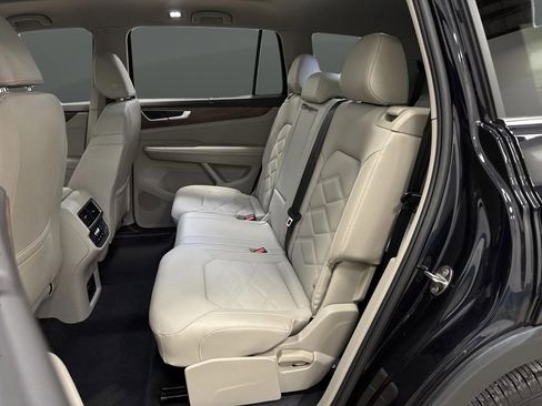 Used 2024 Volkswagen Atlas SE w/ Panoramic Sunroof Package image 29