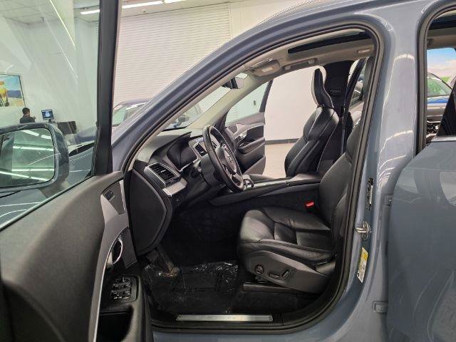 Used 2023 Volvo XC90 B5 Core AWD/4WD image 34