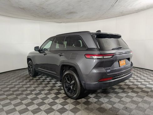Certified 2024 Jeep Grand Cherokee Altitude AWD/4WD image 4