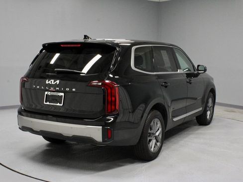 Used 2025 Kia Telluride LX FWD image 11