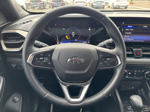 Used 2025 Chevrolet TrailBlazer ACTIV w/ Convenience Package image 9