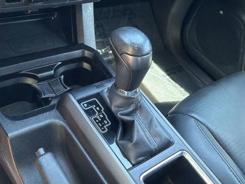 Used 2019 Toyota Tacoma TRD Sport image 31