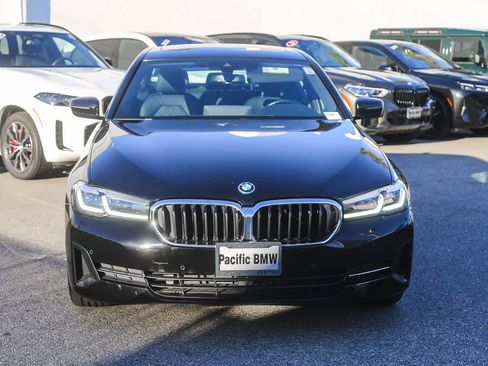 Certified 2023 BMW 530e w/ Convenience Package image 2