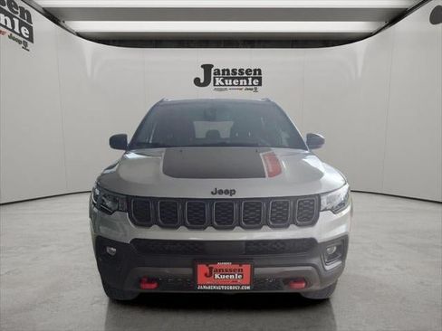 New 2026 Jeep Compass Trailhawk AWD/4WD image 31
