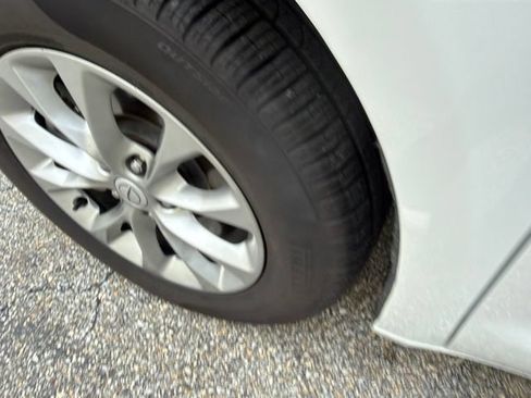 Used 2026 Chrysler Pacifica Select AWD/4WD image 11