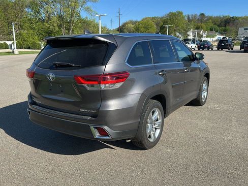 Used 2017 Toyota Highlander Limited AWD/4WD image 3
