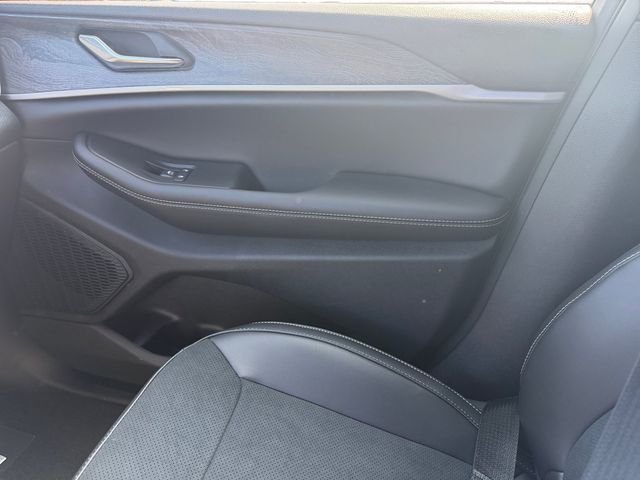 New 2026 Jeep Grand Cherokee Altitude AWD/4WD image 19