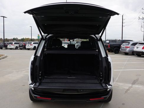 Used 2023 Land Rover Range Rover SE image 37