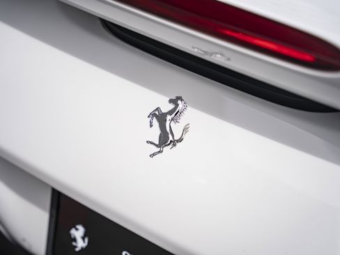 Certified 2021 Ferrari F8 Tributo RWD image 13