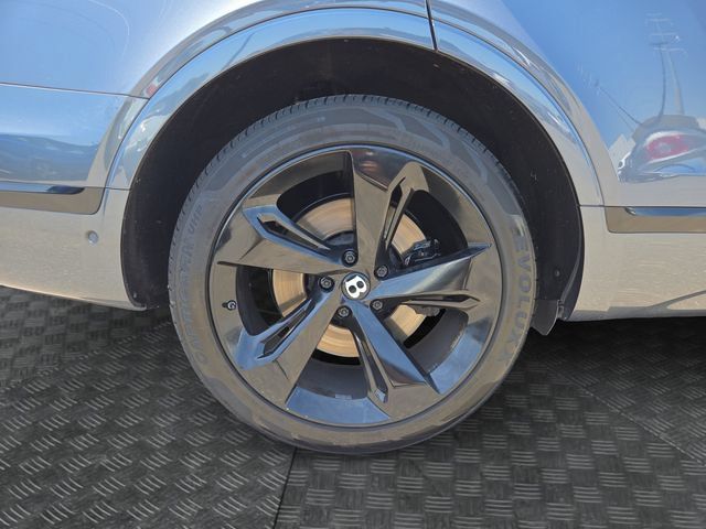 Used 2018 Bentley Bentayga Activity AWD/4WD image 38