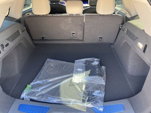 New 2025 Lincoln Nautilus Premier w/ Equipment Group 102A image 35