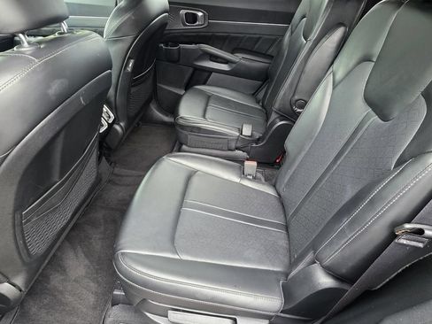 Used 2023 Kia Sorento SX AWD/4WD image 10