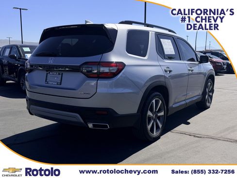Used 2025 Honda Pilot Touring image 6