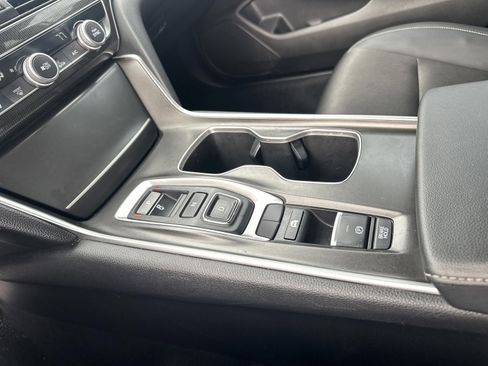 Used 2022 Honda Accord Sport image 17