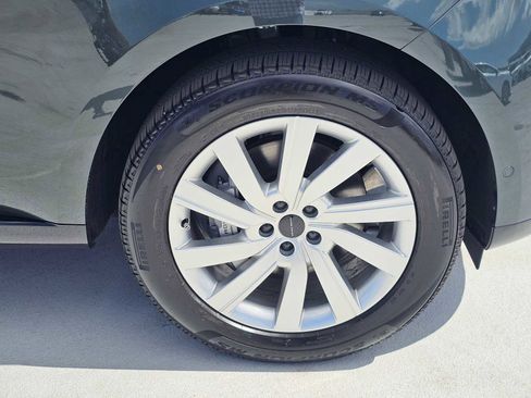 New 2026 Land Rover Range Rover Long Wheelbase SE AWD/4WD image 9