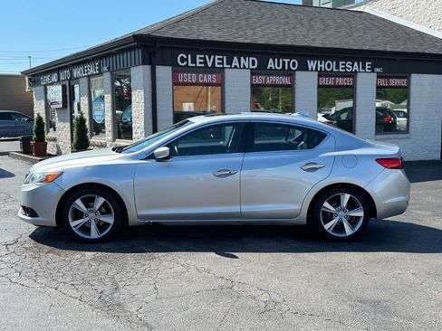 Used 2013 Acura ILX w/ Premium Package FWD image 2