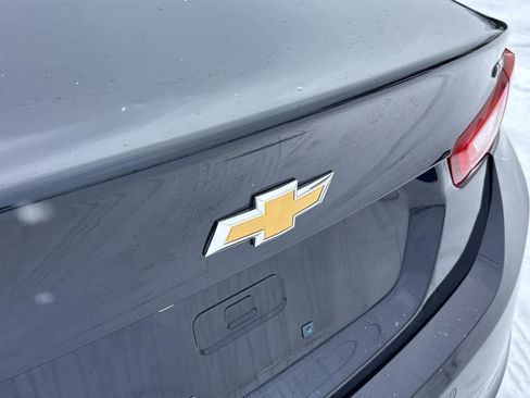 Used 2017 Chevrolet Malibu LT w/ Leather Package image 10