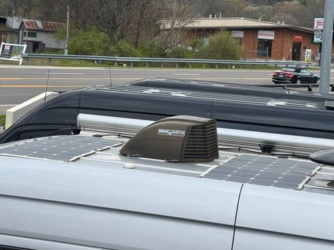 Used 2017 Mercedes-Benz Sprinter 3500 image 76