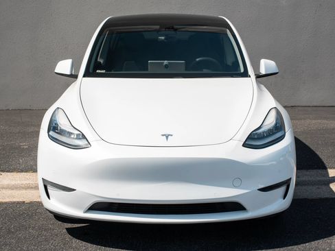 Used 2020 Tesla Model Y Long Range AWD/4WD image 3