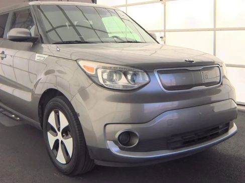 Used 2017 Kia Soul EV-e image 4