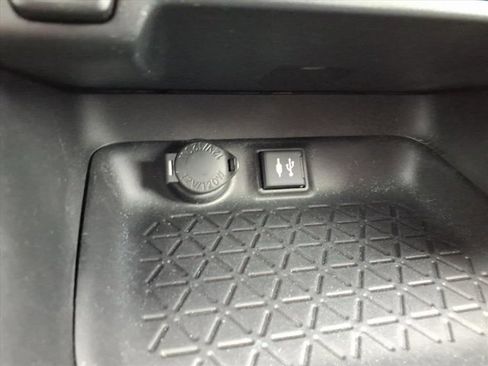 Used 2019 Toyota RAV4 LE w/ Carpet Mat Package image 19