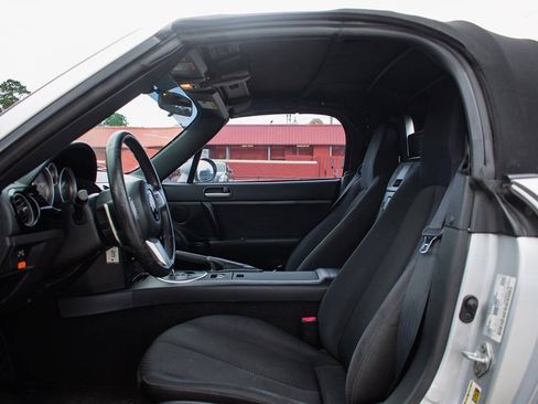 Used 2008 MAZDA MX-5 Miata Touring RWD image 21