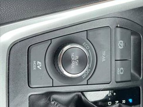 Certified 2022 Toyota RAV4 LE AWD/4WD image 25