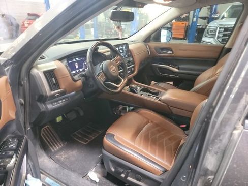 Certified 2022 Nissan Pathfinder Platinum w/ Cargo Package FWD image 3