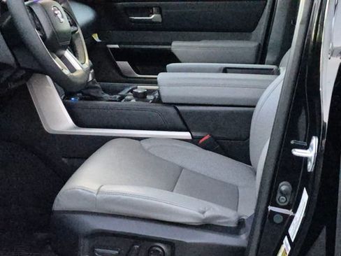 Used 2025 Toyota Tundra Limited image 14