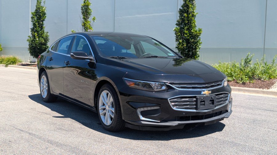 Used 2018 Chevrolet Malibu Hybrid w/ Driver Confidence Package FWD image 2